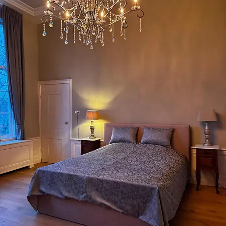 Royal Oda ve Kahvaltı 3*