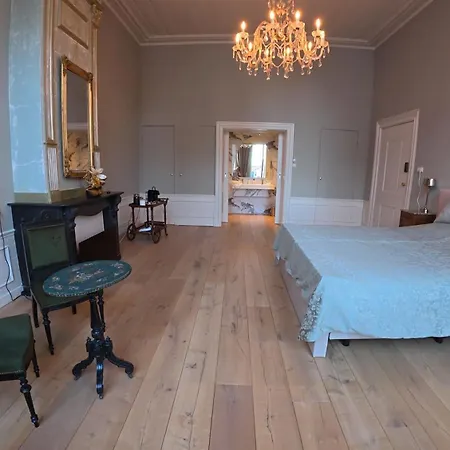 Royal Bed & Breakfast *