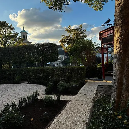 Royal Bed & Breakfast 3*